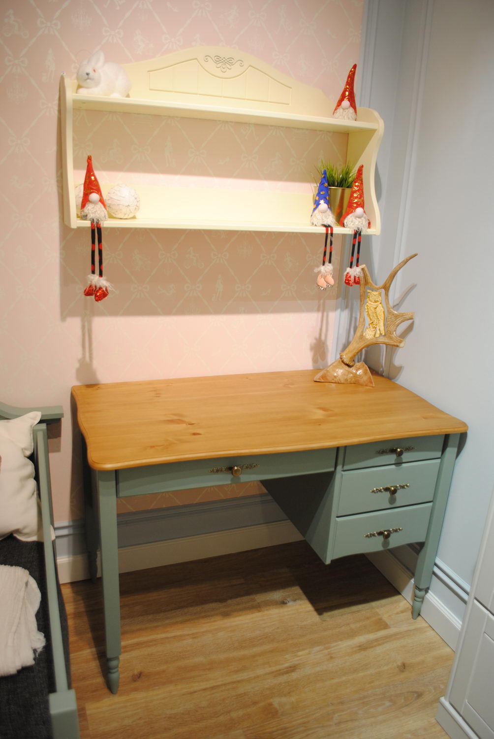 Полка с 2 полками из массива Айно