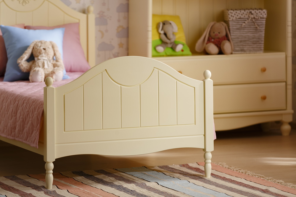 Кровать из массива светлая Айно №5 1200х2000