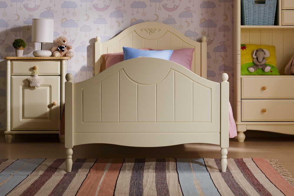 Кровать из массива светлая Айно №5 1200х2000