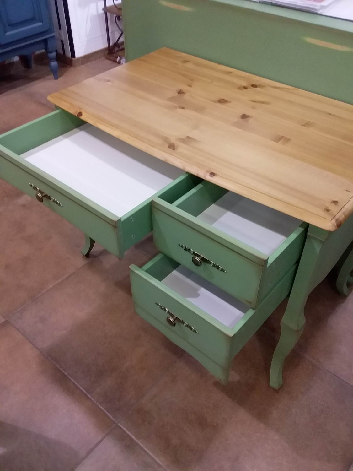 Стол из массива в спб письменный Ари-Прованс №1