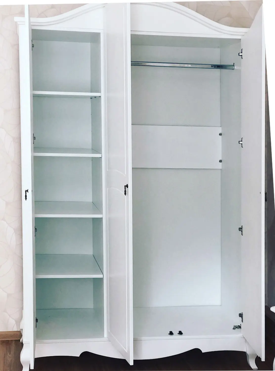 Шкаф Авиньон 3-х створчатый