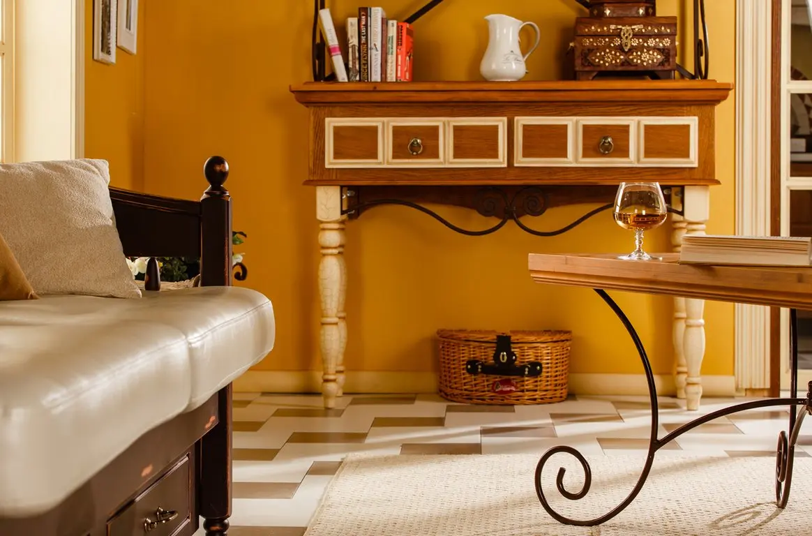 Комод Валенсия 2-75 с кованой граверсой сосна