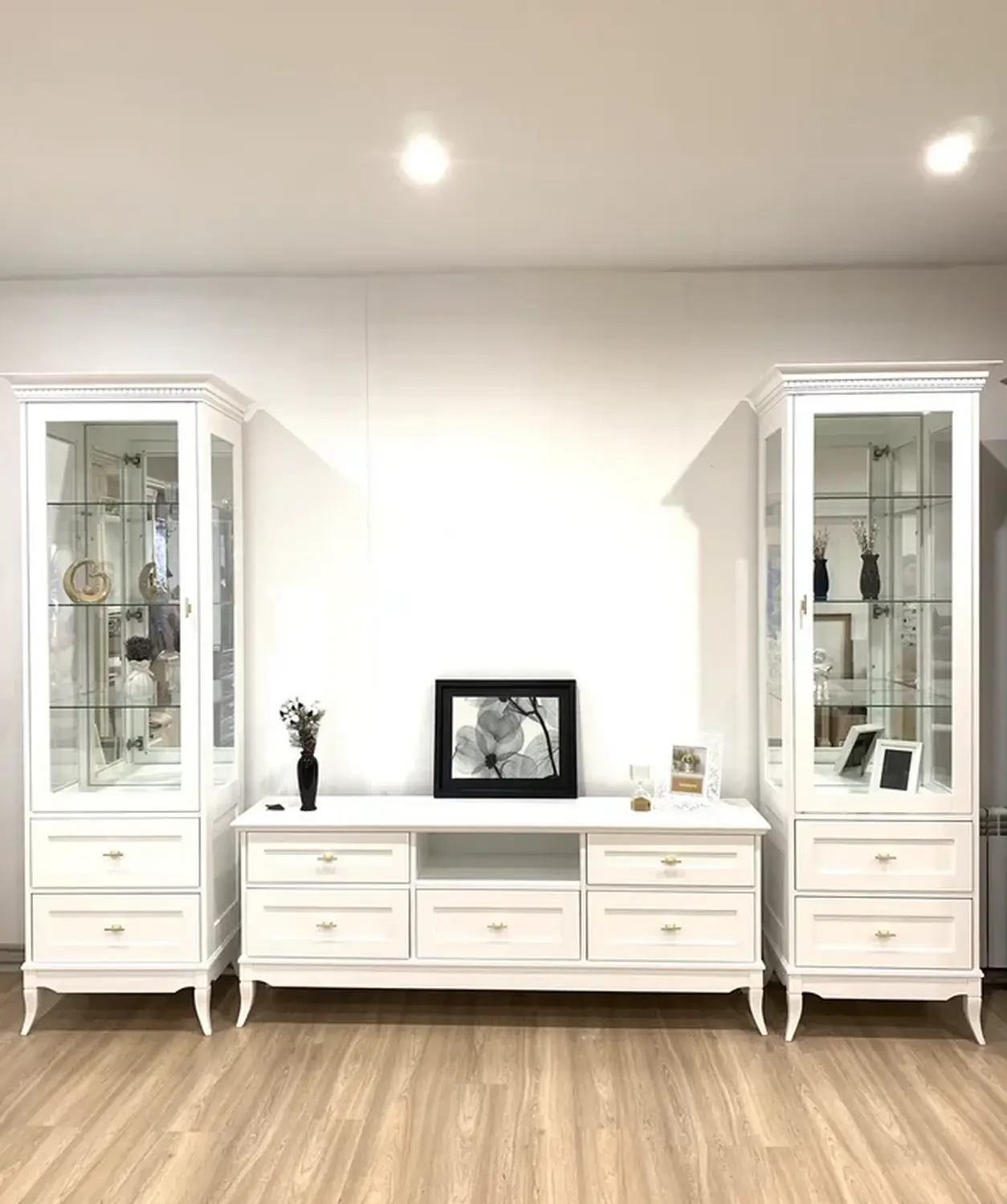   Витрина мдф "Римини" 1 ств.  