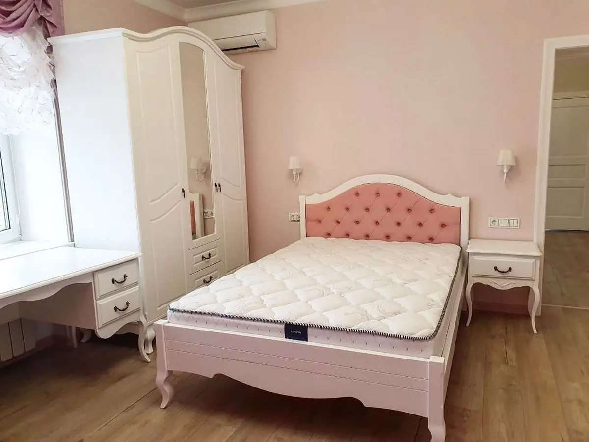 Кровать Авиньон 1800х2000 с каретной стяжкой