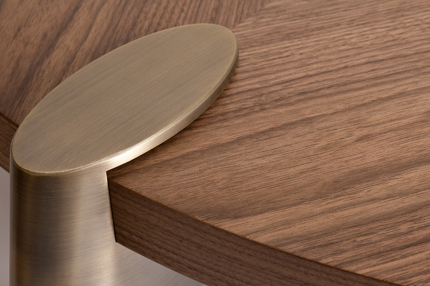 58DB-CT17191LT Стол журнальный св.орех