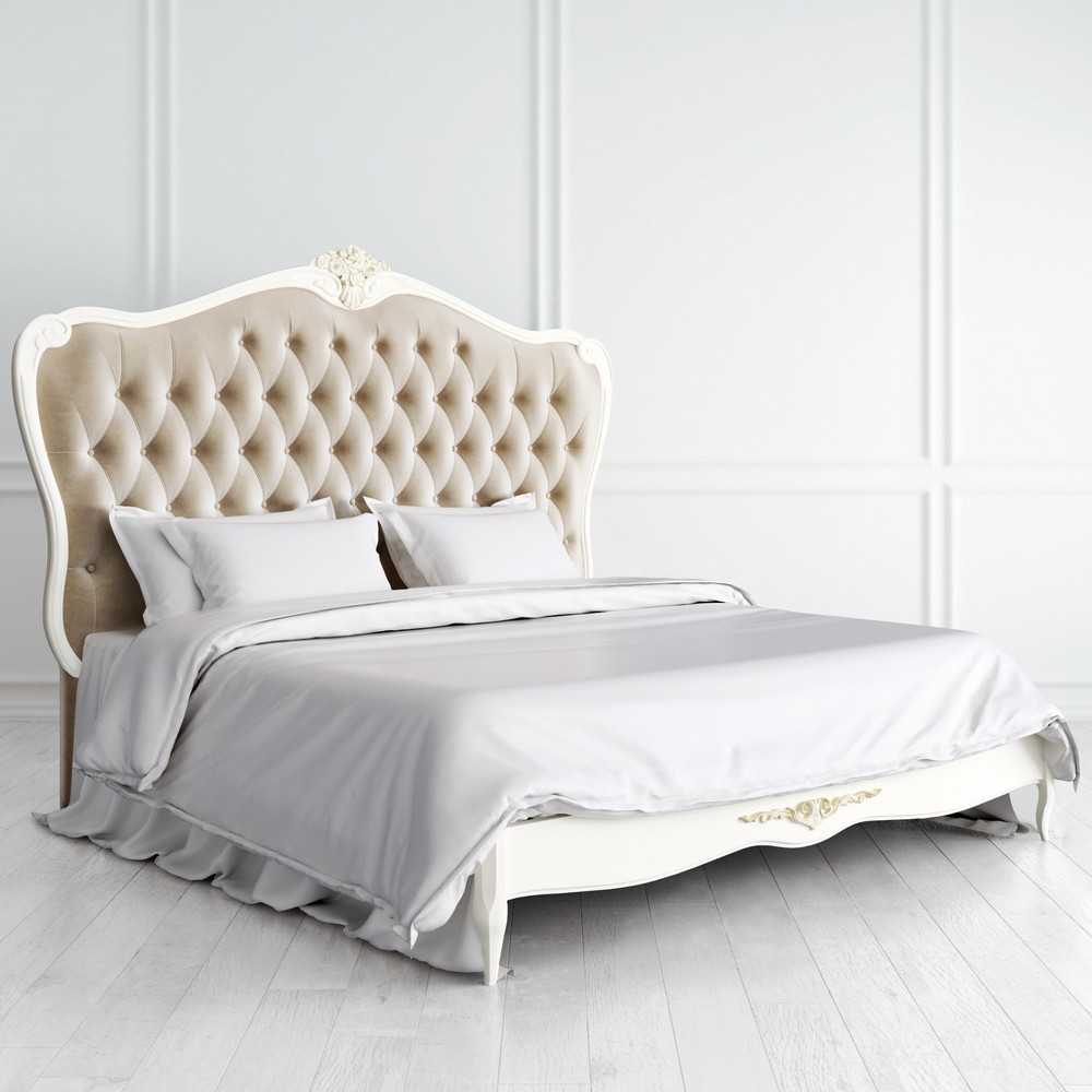 Кровать с мягким изголовьем 180*200 