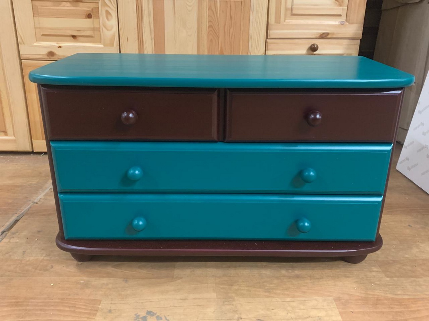 Комод с 4 ящиками массив сосны Вокко 82-04