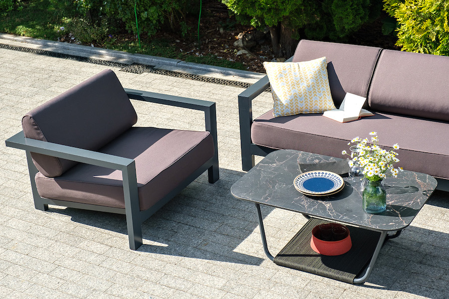 «Горнида» лаунж-зона из алюминия со столиком из HPL