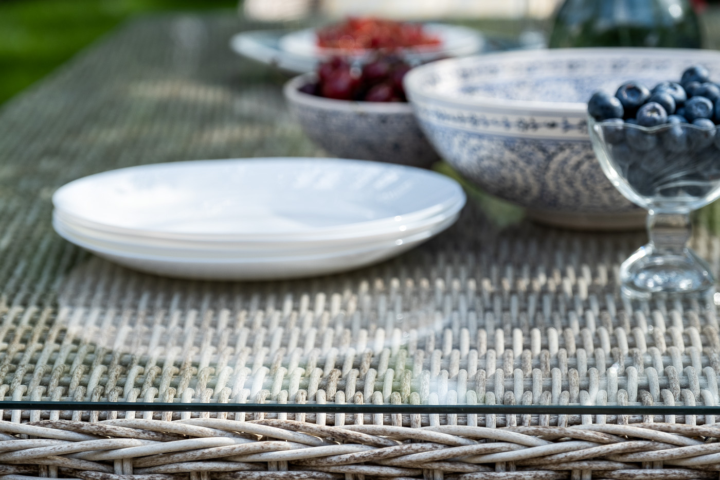 "Латтини" плетеный стол из искусственного ротанга 160х90см, цвет бежевый