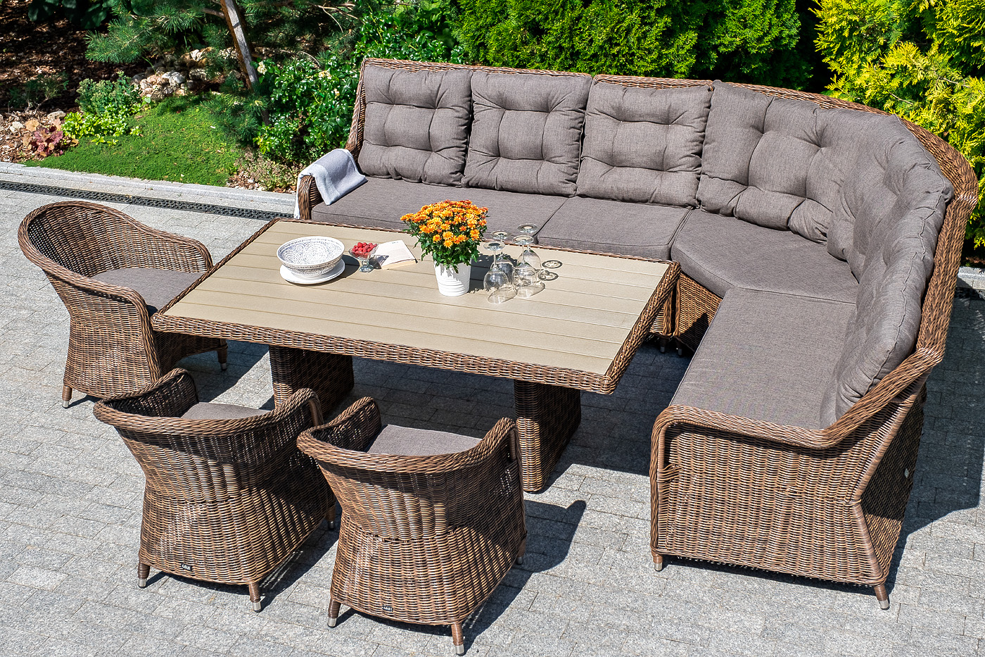 "Равенс" плетеное кресло из искусственного ротанга, цвет коричневый с серой подушкой