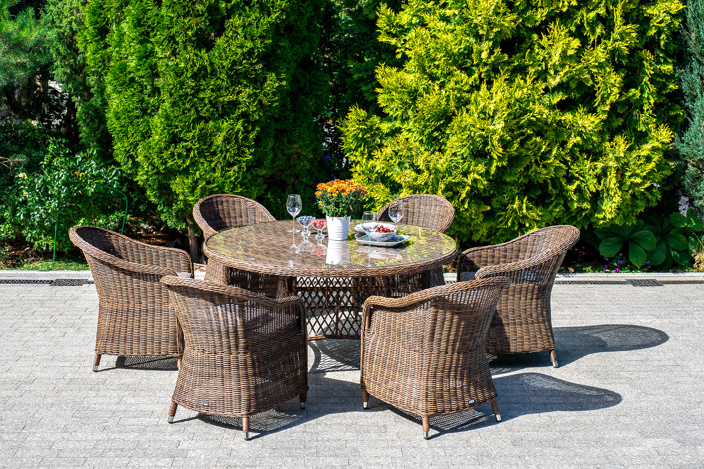 "Равенс" плетеное кресло из искусственного ротанга, цвет коричневый с серой подушкой