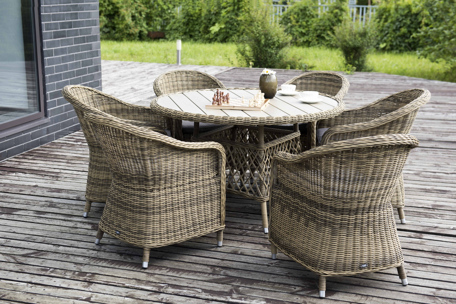 "Равенс" плетеное кресло из искусственного ротанга, цвет соломенный с серой подушкой